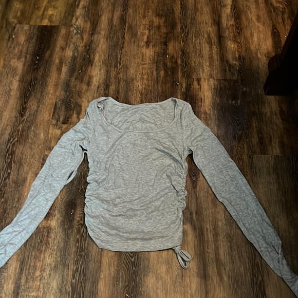 Gray cropped long sleeve top - Picture 1 of 1